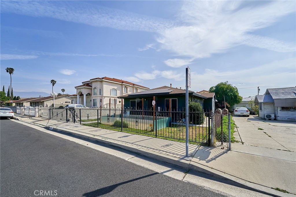 224 N ORANGE Avenue