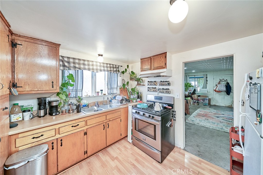 224 N ORANGE Avenue