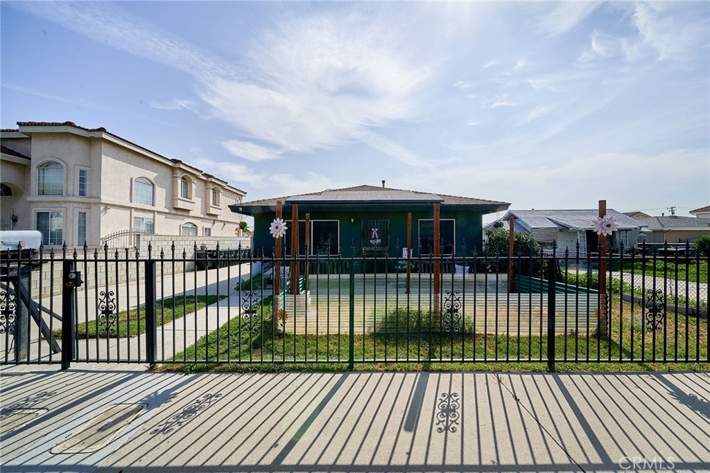 224 N ORANGE Avenue