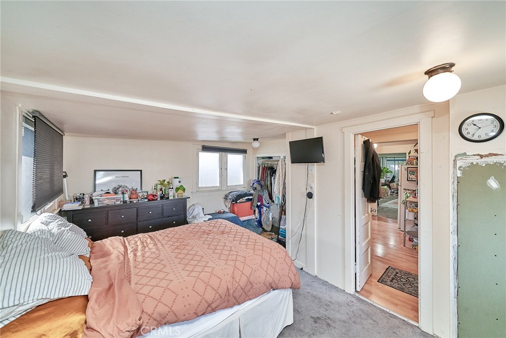 224 N ORANGE Avenue