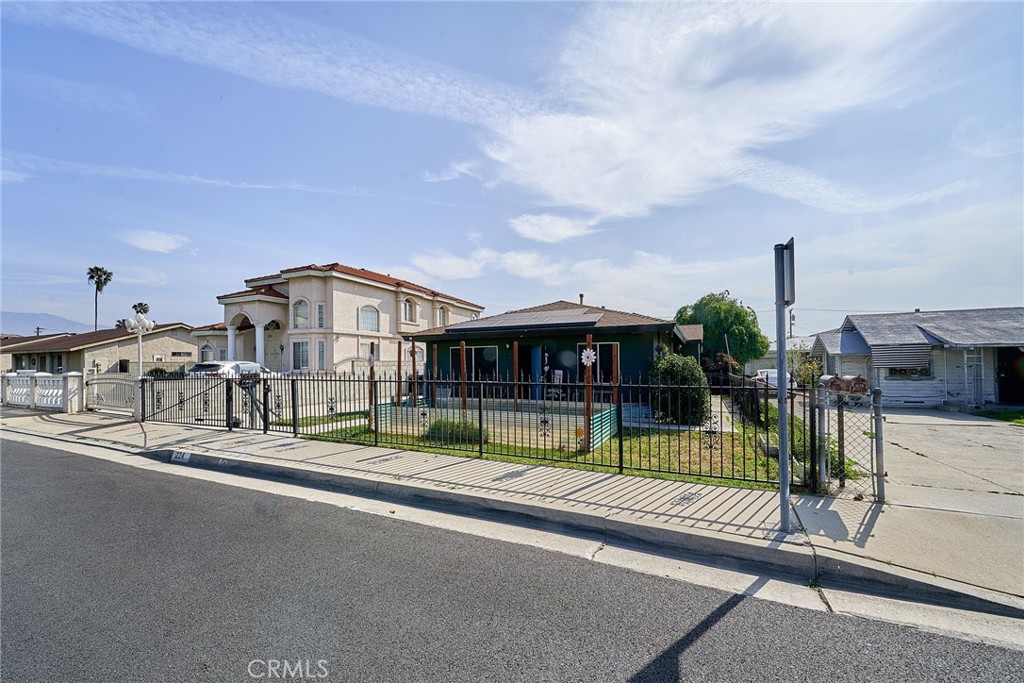224 N ORANGE Avenue