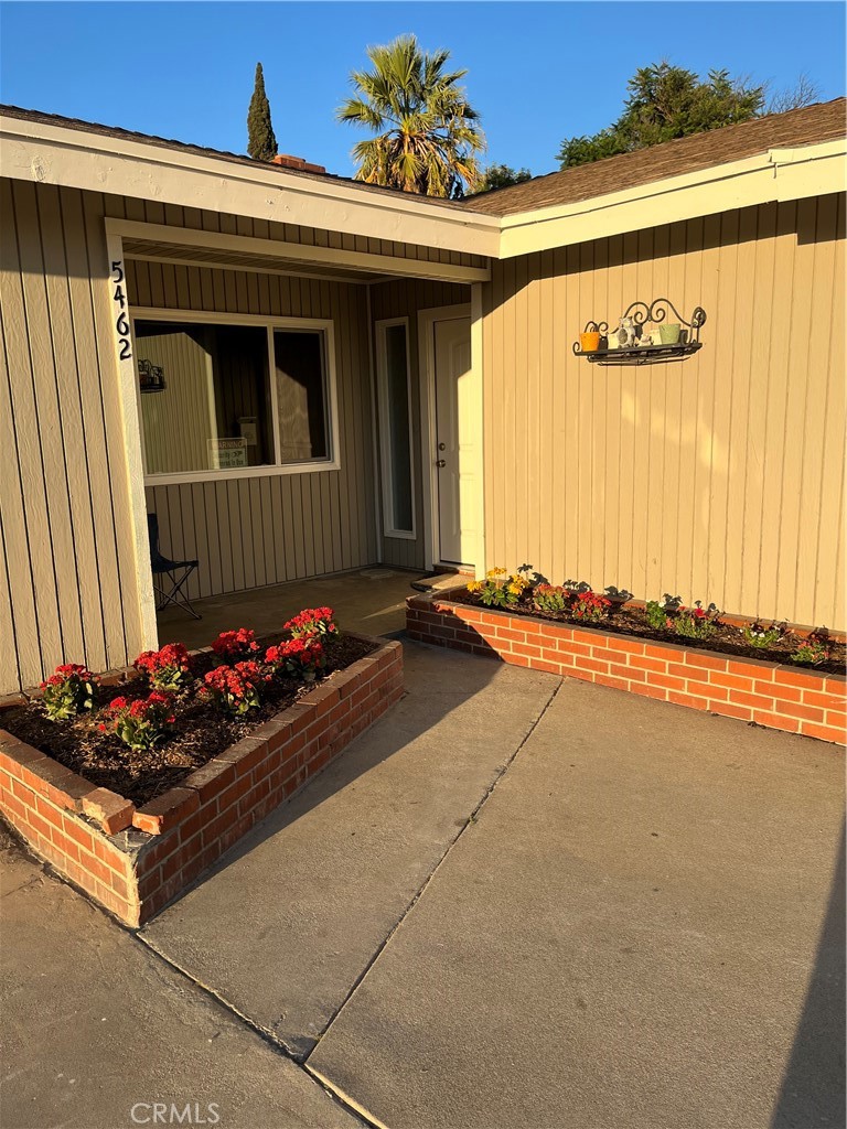 5462 La Deney Street