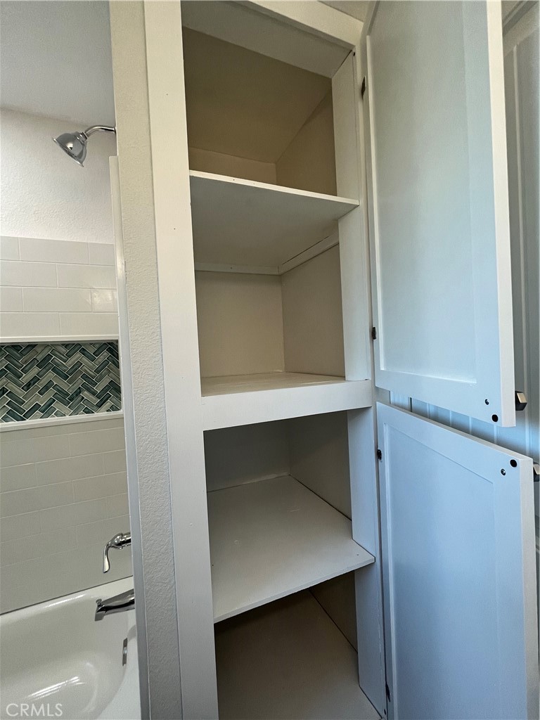 5462 La Deney Street