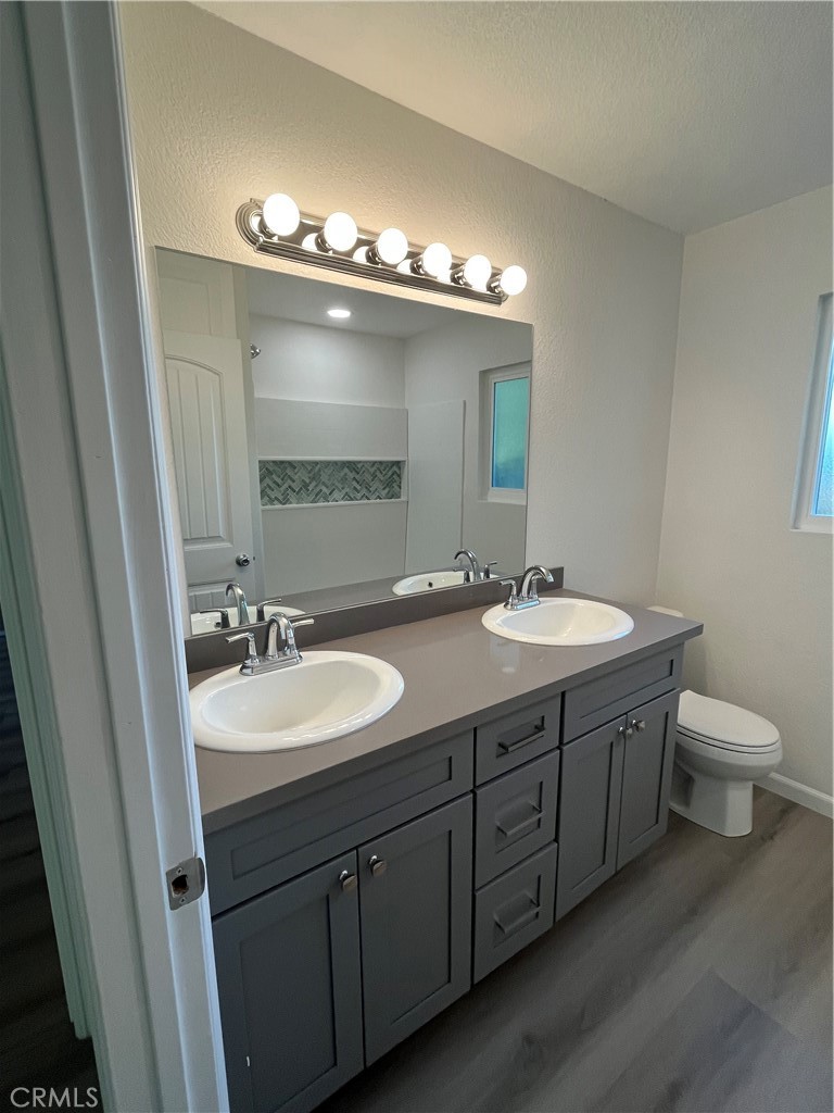 5462 La Deney Street