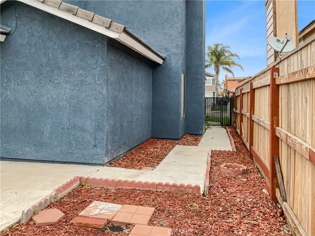 1758 W Quartermaster Street