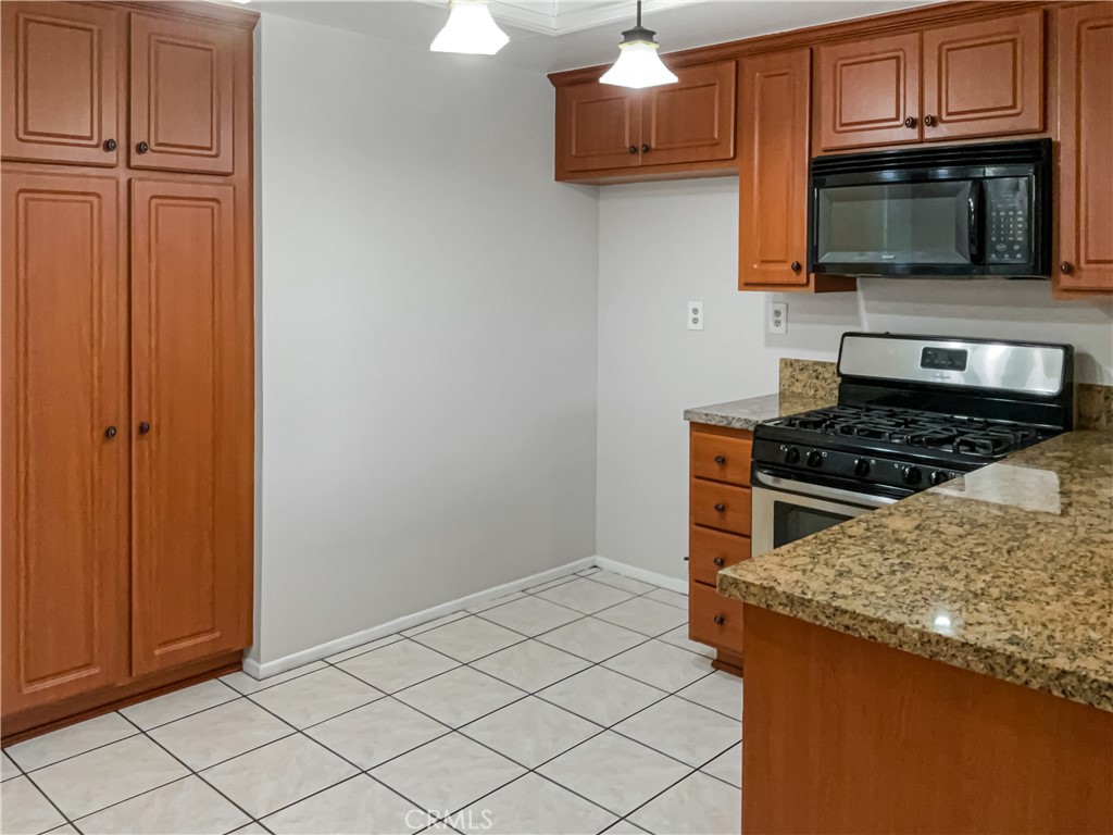 1758 W Quartermaster Street