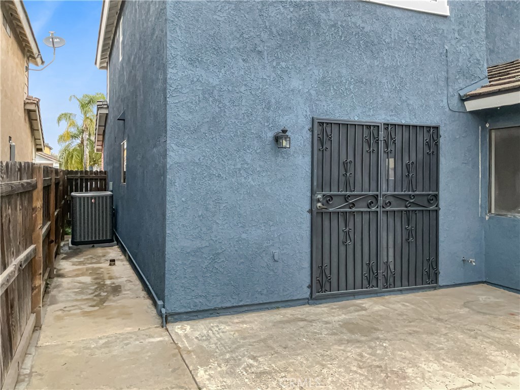 1758 W Quartermaster Street