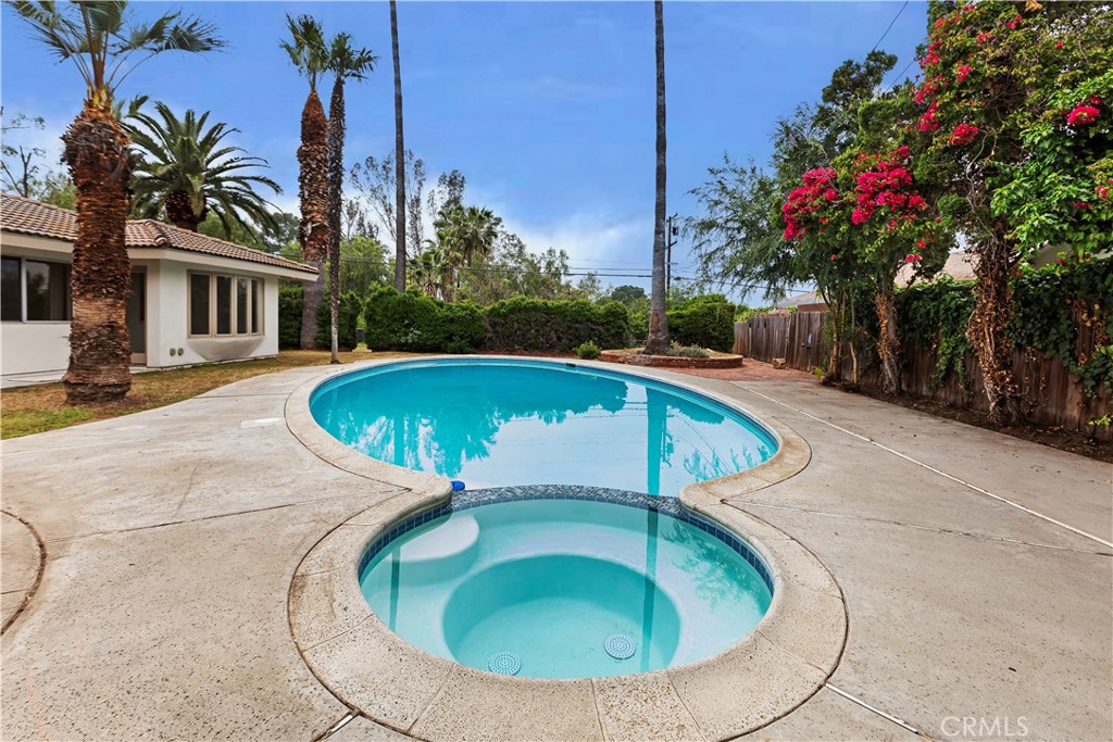 4055 Mt Vernon Avenue