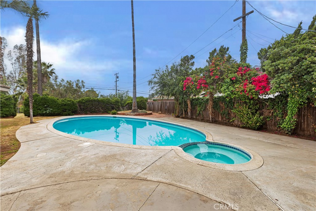 4055 Mt Vernon Avenue