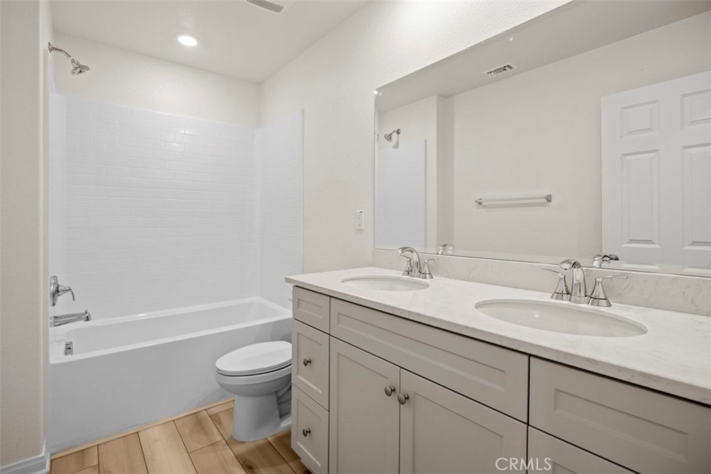 3901 E Coronado Privado