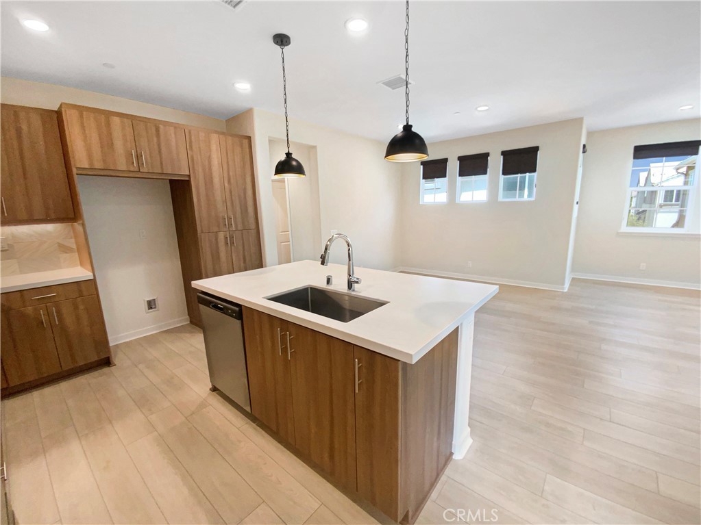 16135 Sandpiper Avenue