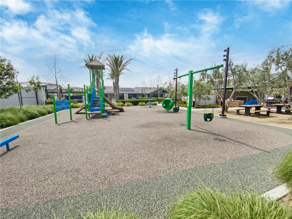 16135 Sandpiper Avenue