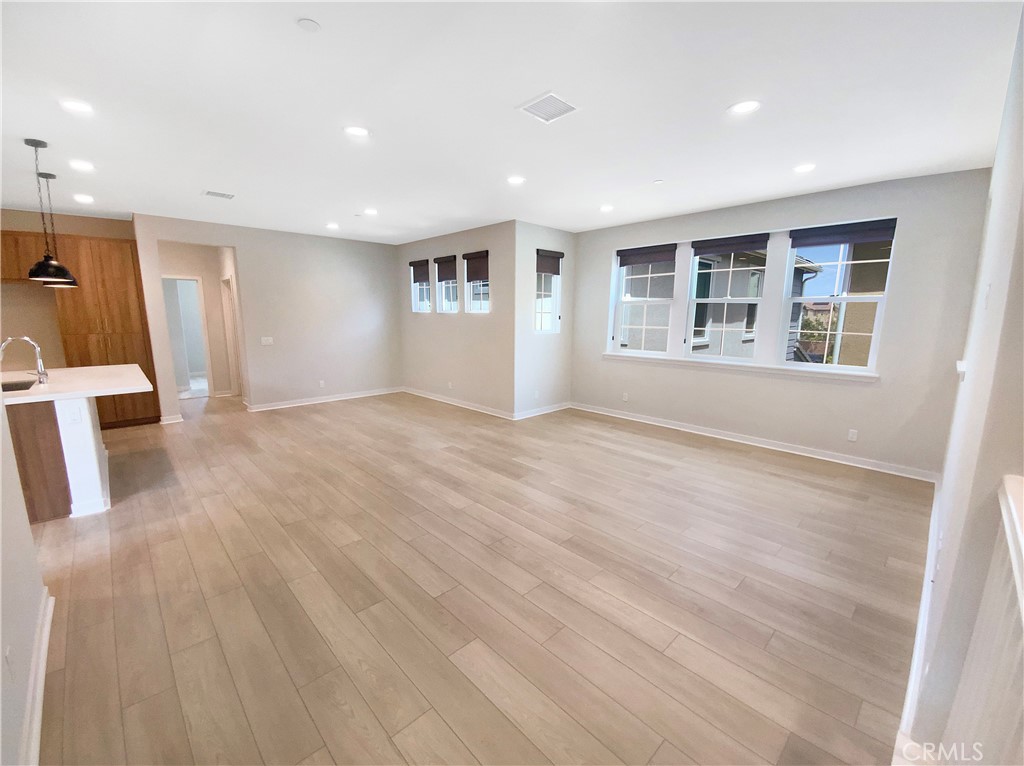 16135 Sandpiper Avenue