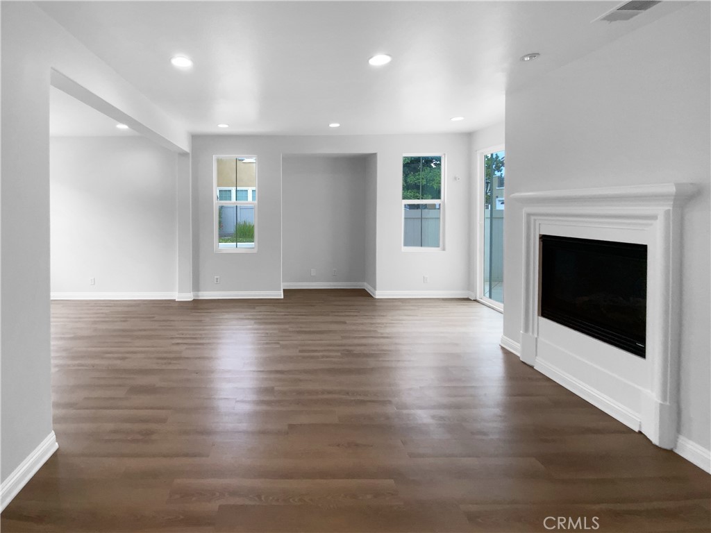 8062 Holland Park Street