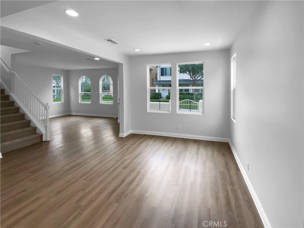 8062 Holland Park Street