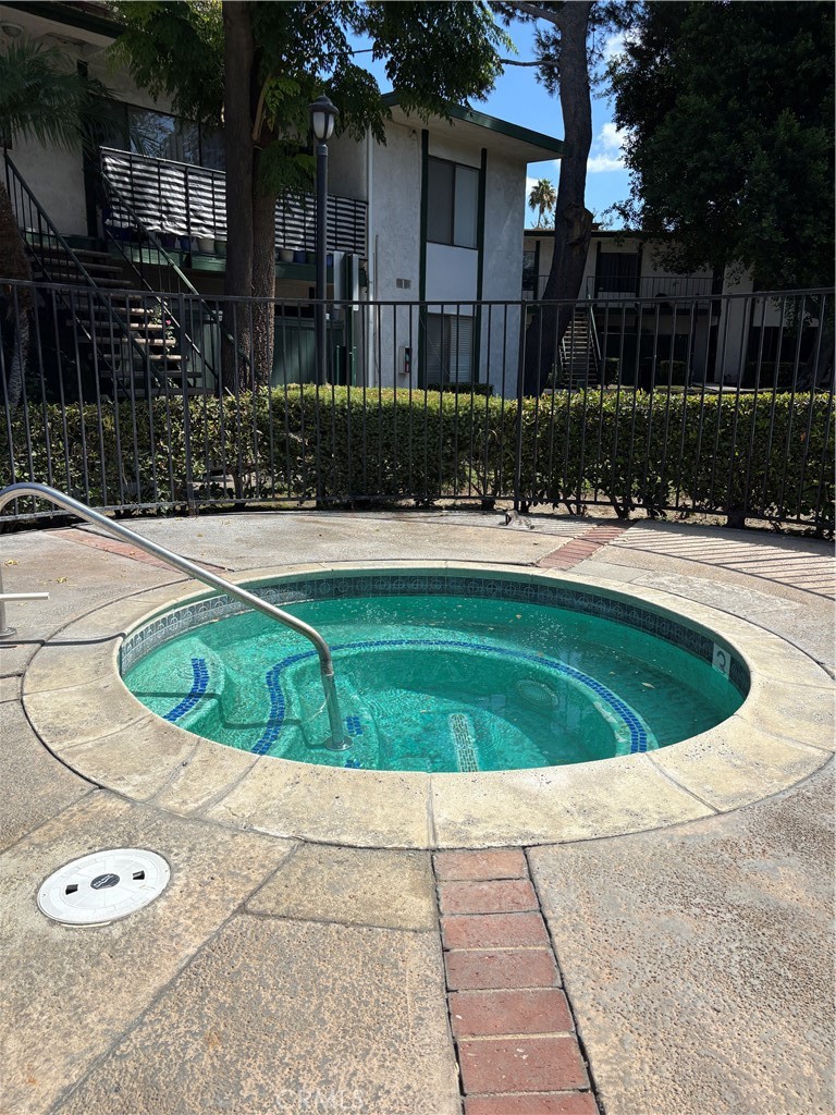 1735 E Washington Street