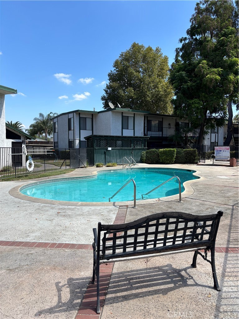 1735 E Washington Street