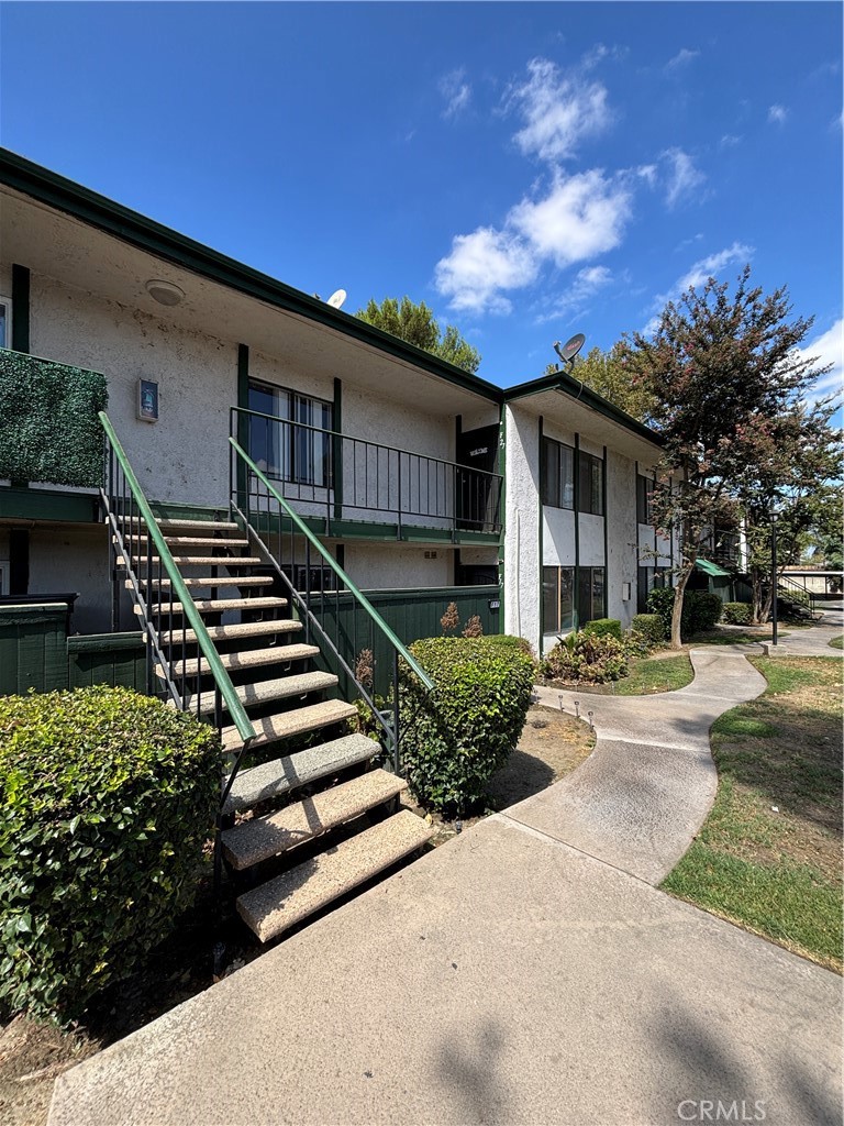 1735 E Washington Street