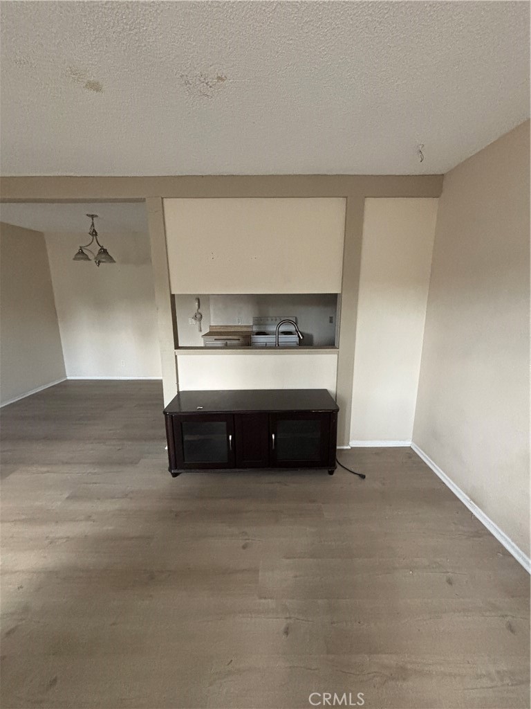 1735 E Washington Street