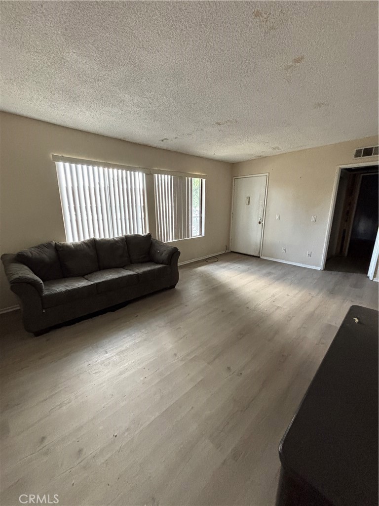 1735 E Washington Street