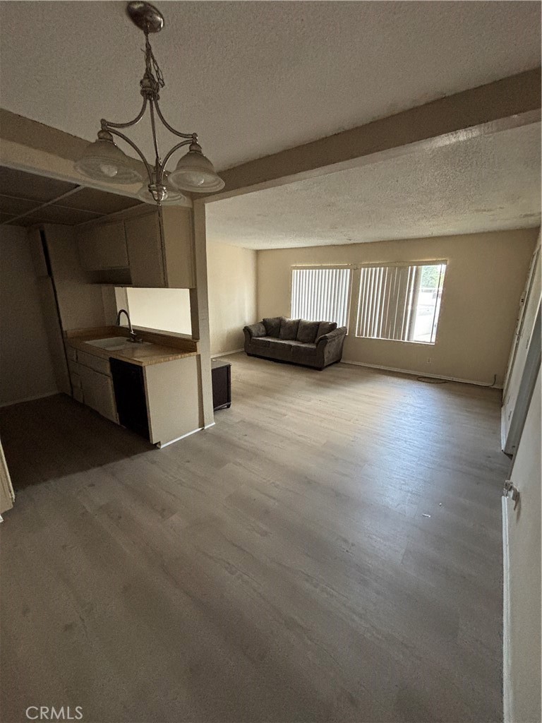 1735 E Washington Street