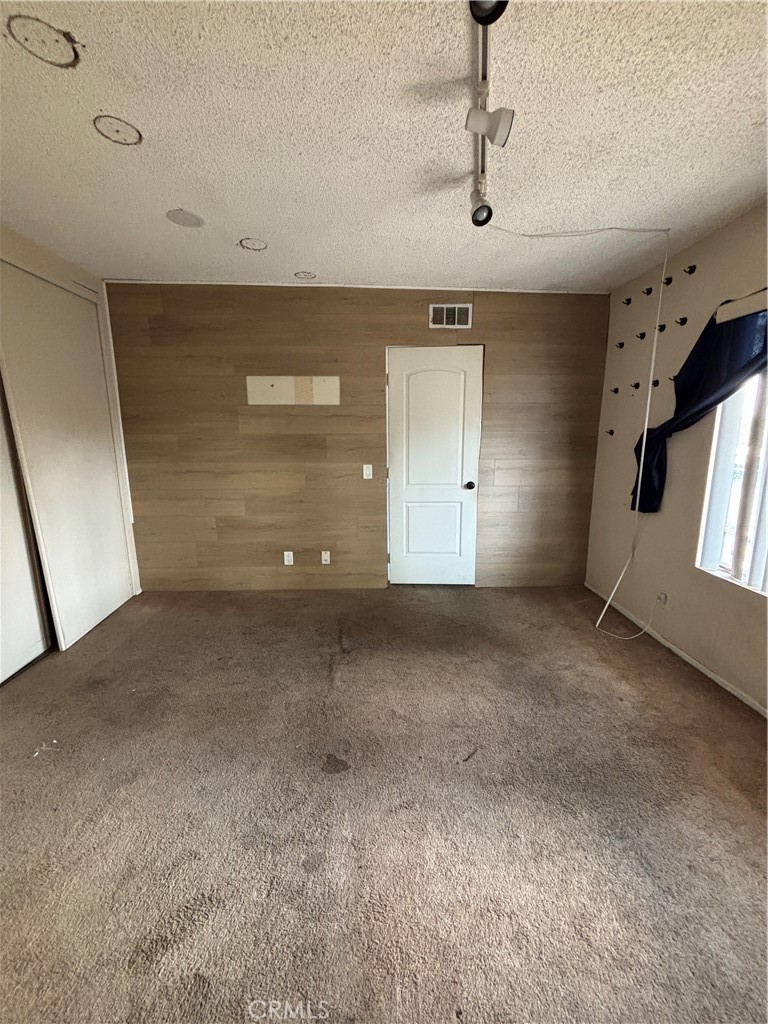 1735 E Washington Street