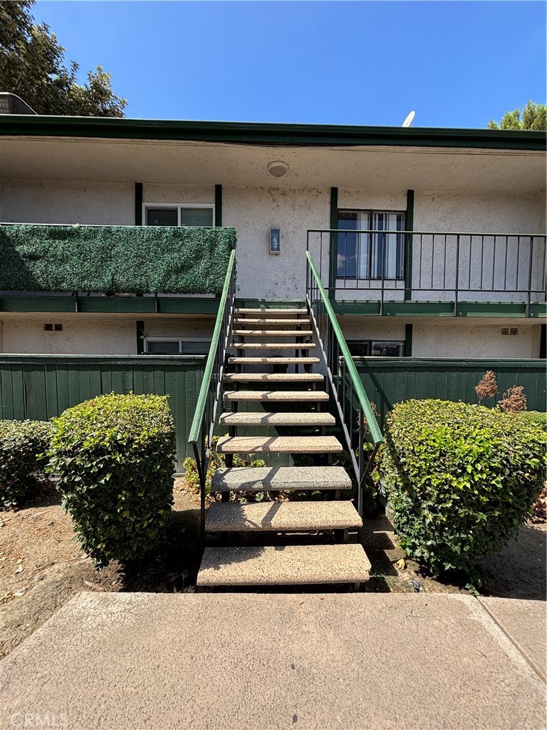 1735 E Washington Street