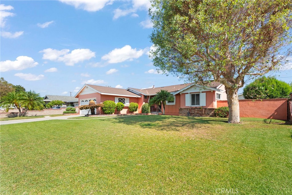 1217 W Barbara Avenue