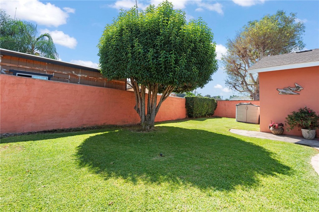 1217 W Barbara Avenue