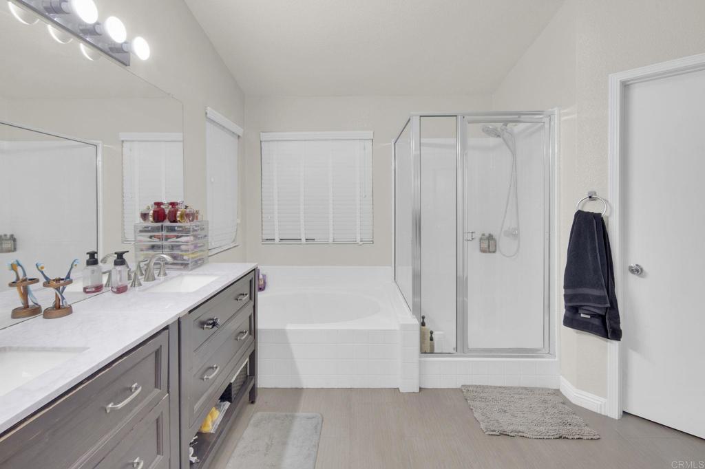 32180 Camino Herencia