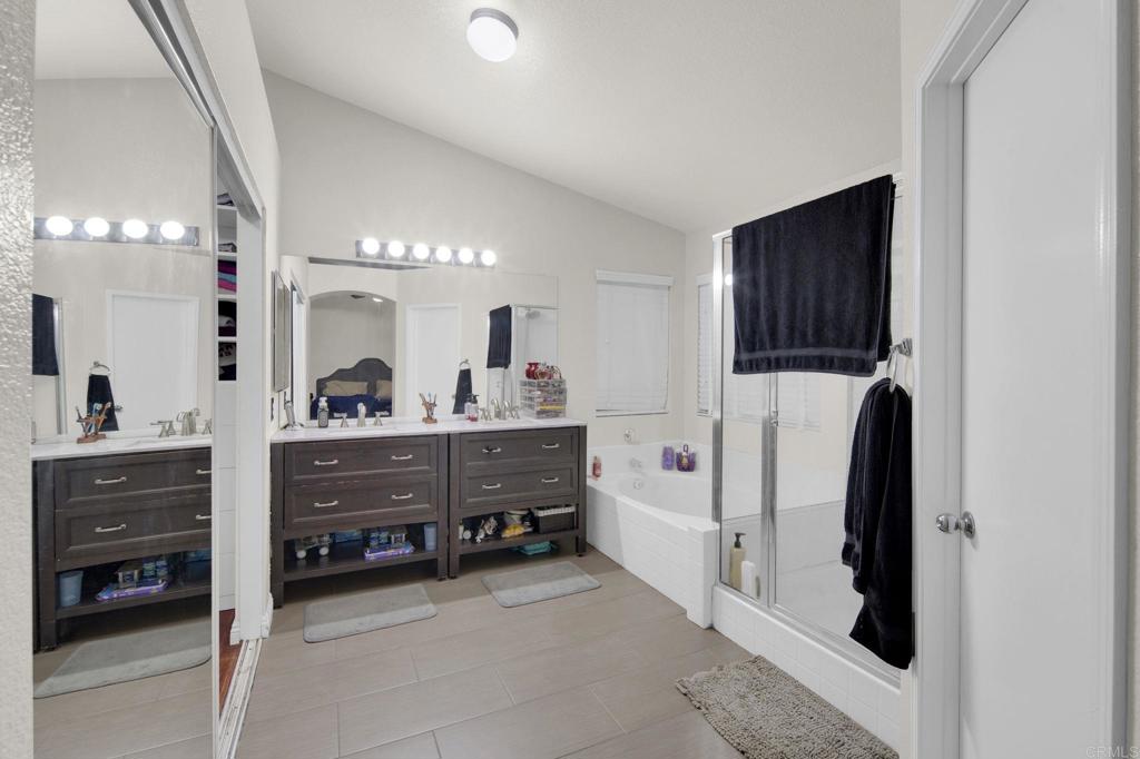 32180 Camino Herencia