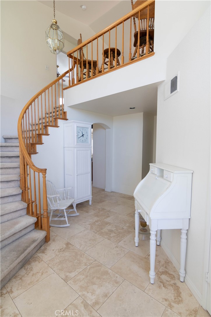 17940 Via Casitas