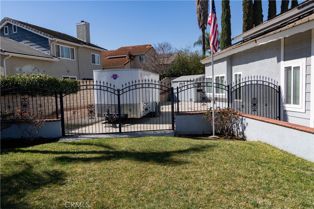 17940 Via Casitas