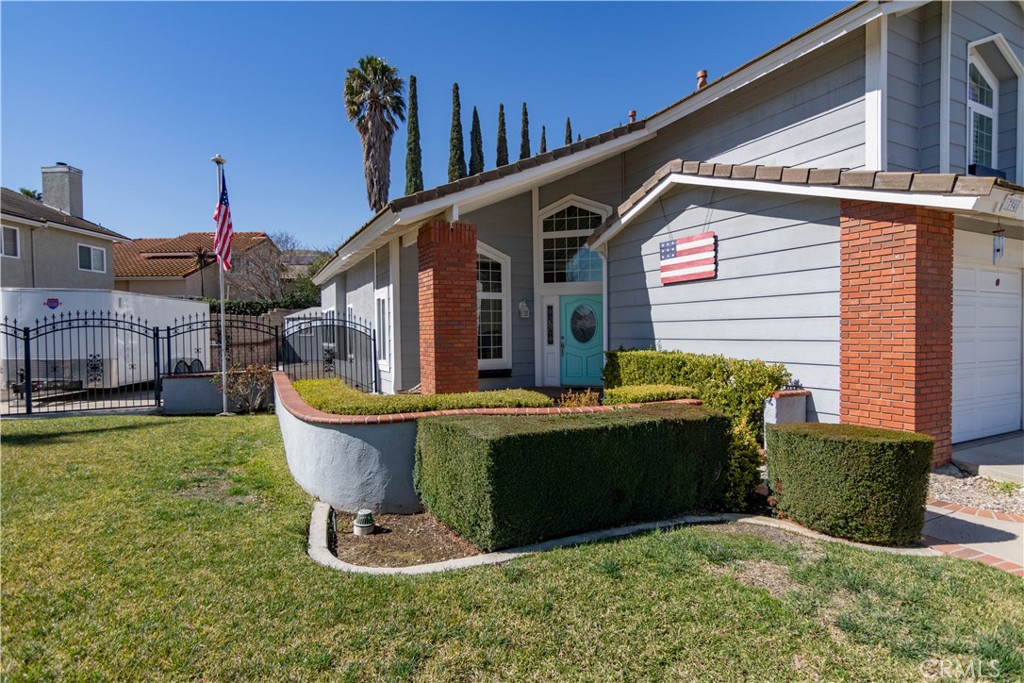 17940 Via Casitas