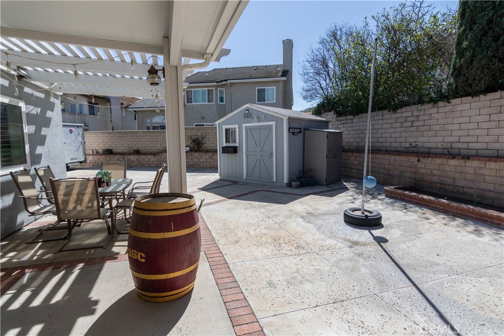 17940 Via Casitas