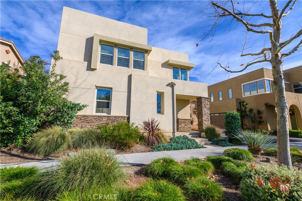826 Beacon
