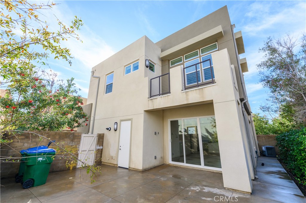 826 Beacon