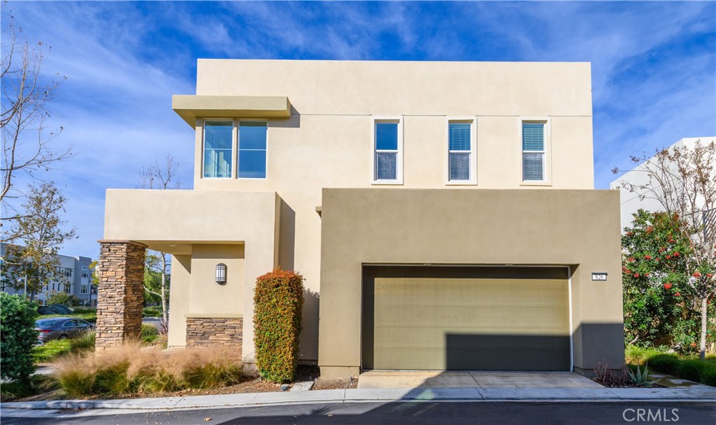 826 Beacon