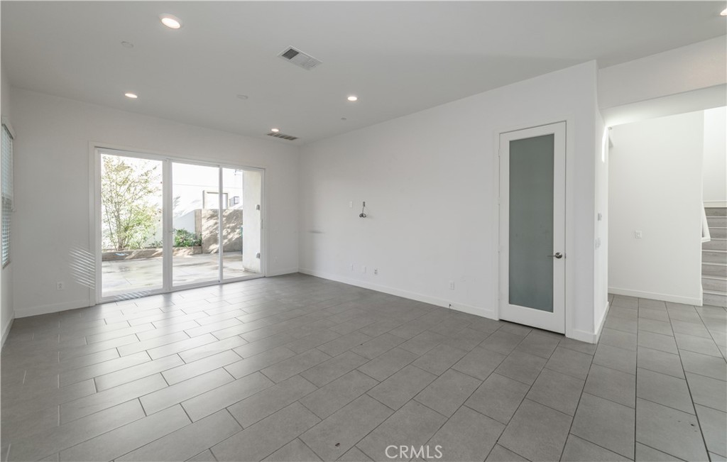 826 Beacon