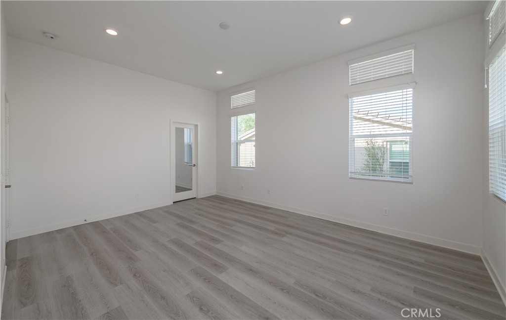 826 Beacon