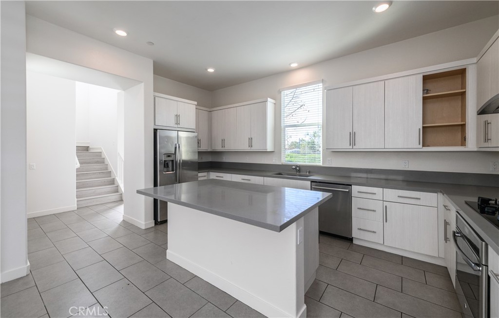 826 Beacon