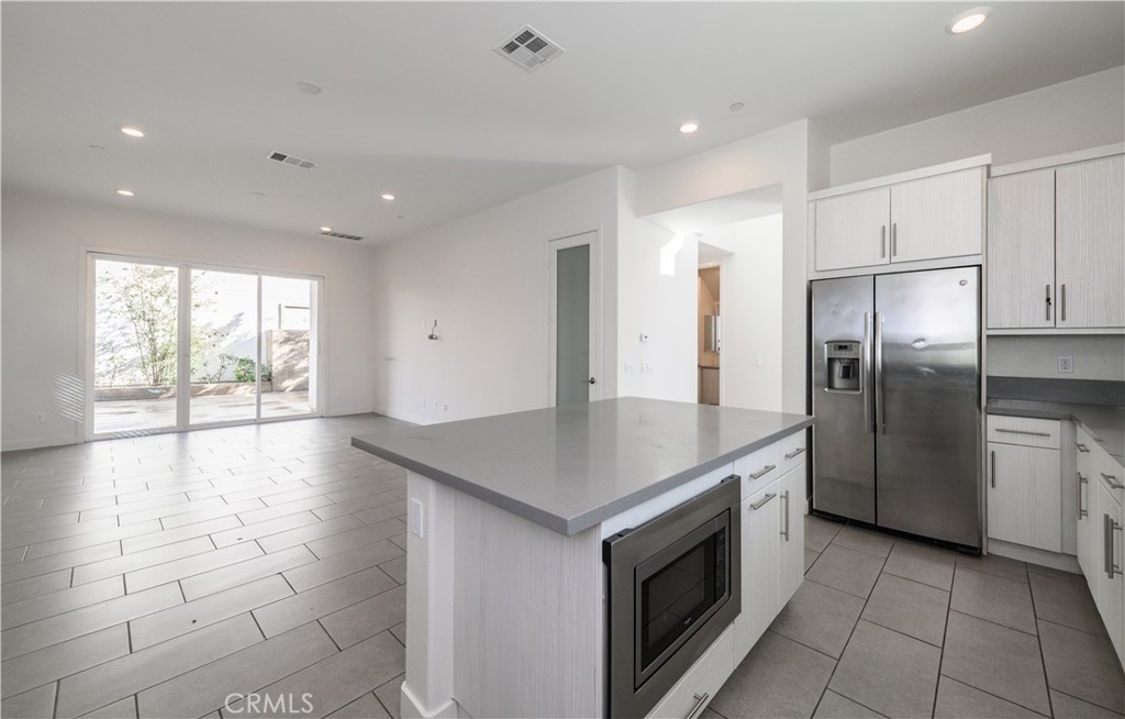 826 Beacon