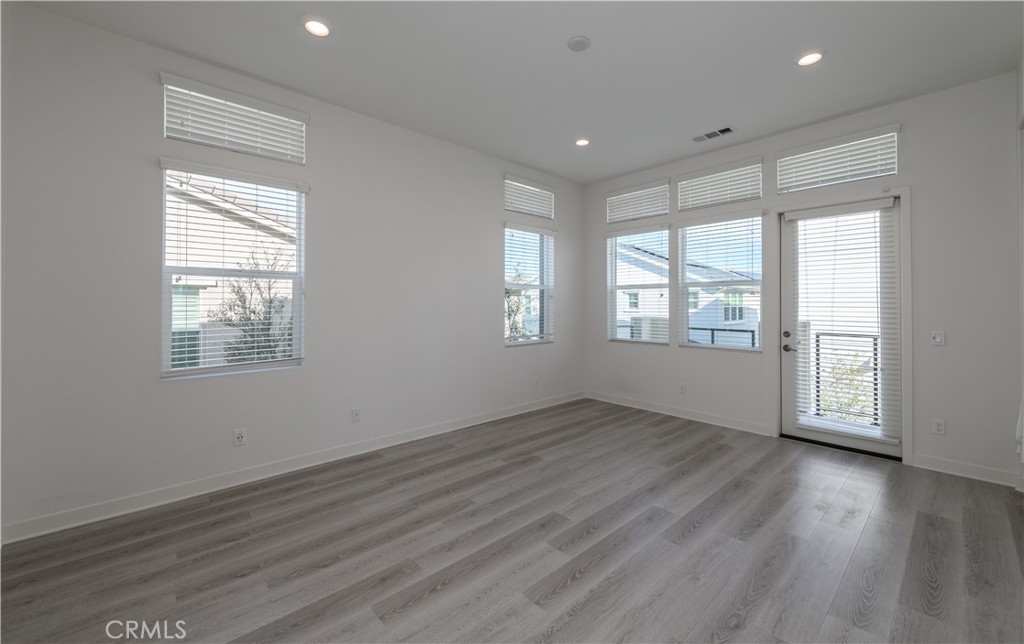 826 Beacon