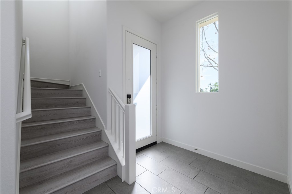 826 Beacon