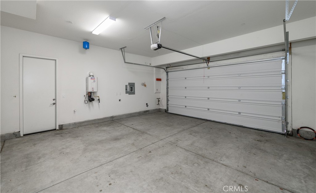 826 Beacon