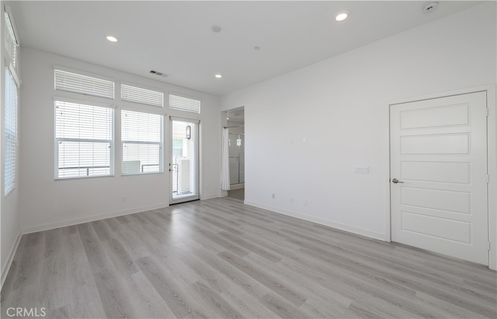826 Beacon