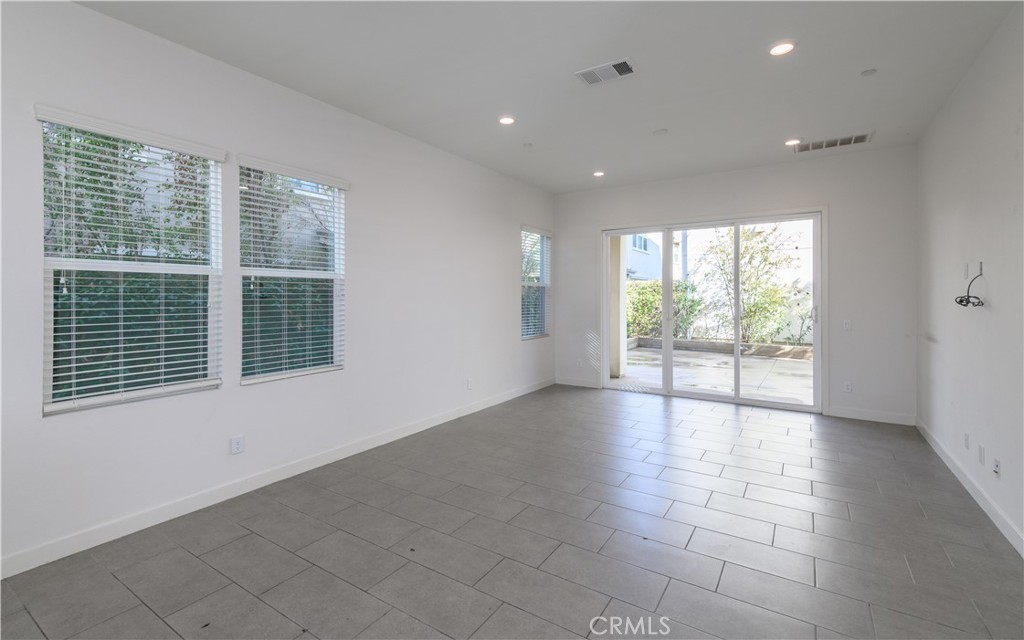 826 Beacon