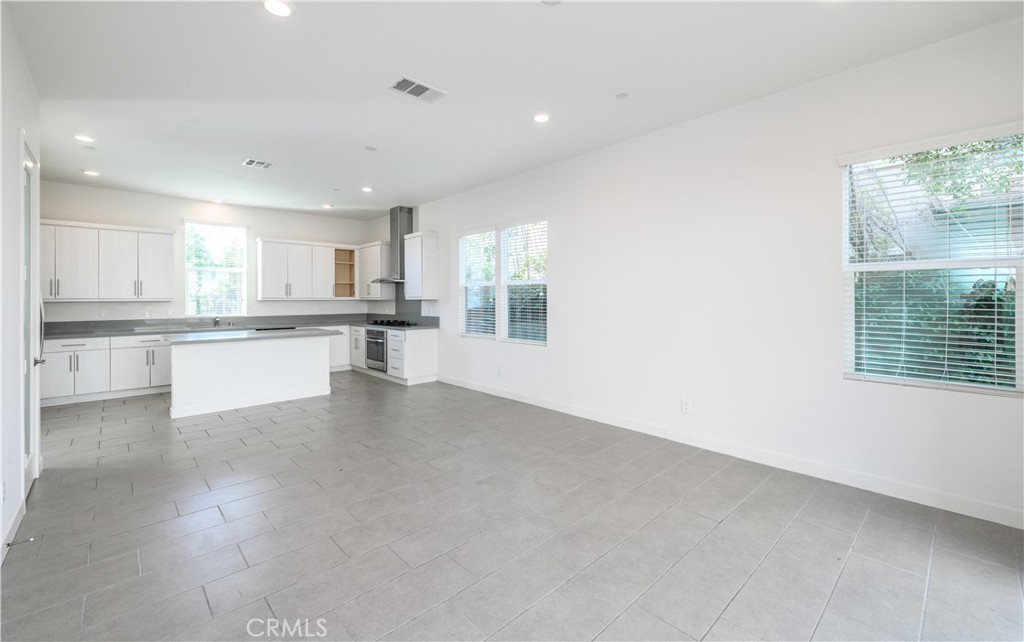 826 Beacon