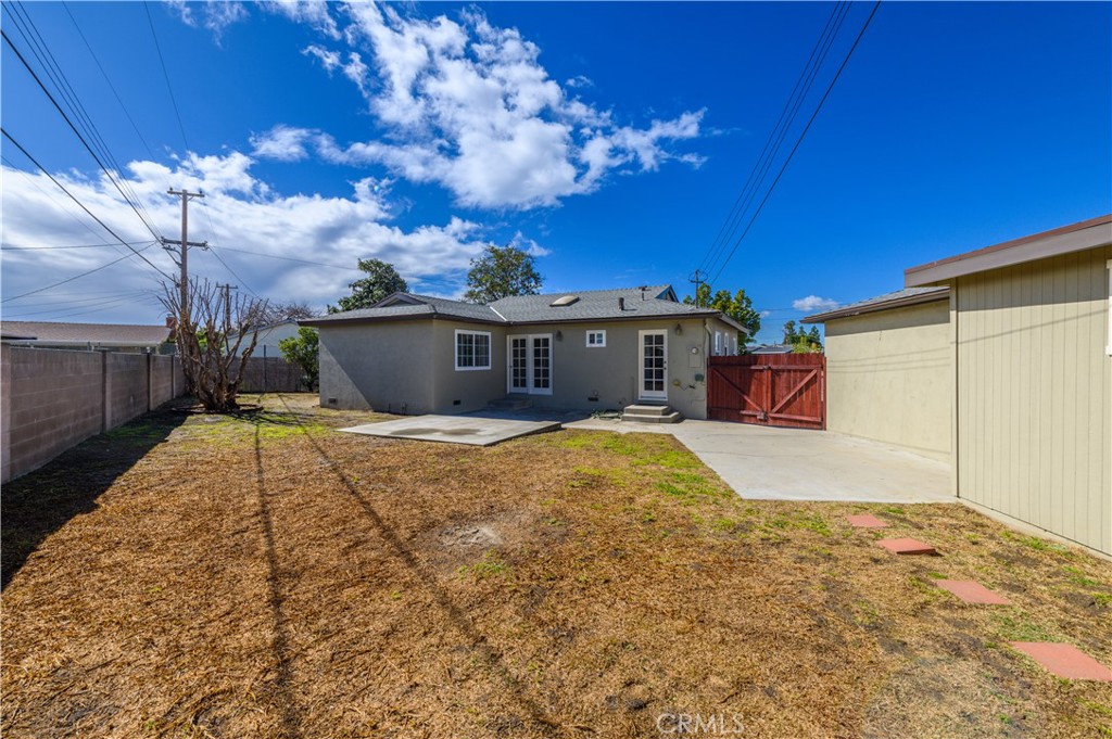 6107 La Canada Circle