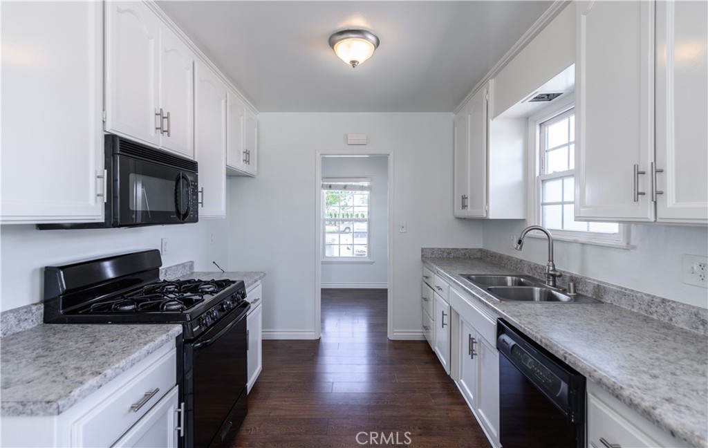 6107 La Canada Circle